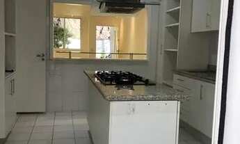 Imagem 3: Casa de condomínio para aluguel tem 235 metros quadrados com 5 quartos