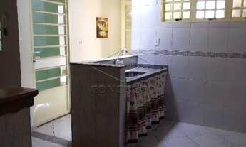 Imagem: Botucatu - Casa Padrão - Conjunto Habitacional