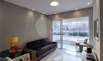 Imagem 7: Apartamento com 105 m2, 2 dormitórios, 1 suíte, varanda, 1 quadra da praia no Embaré!