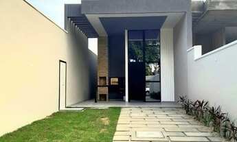 Imagem: Casa com acabamento refinado e 4 quartos