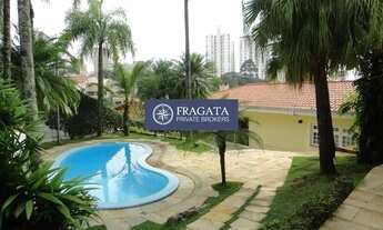 Imagem: Casa ensolarada, claridade natural, com