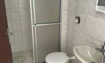 Imagem 7: Apto com 01 dormitório, sala com sacada, cozinha com pia e área de serviço, todo em piso