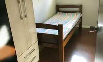 Imagem 2: Quarto individual para moça