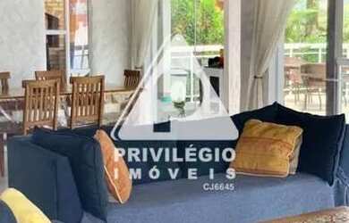 Imagem 3: Excepcional casa em condomínio luxuoso. Entrar e morar. Reformada e mobiliada recentemente