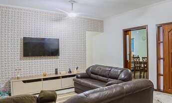 Imagem 2: Linda casa - 202 m2 - 167 m2 ac- 3 quartos (sendo 1 suíte)- área gourmet