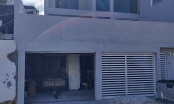 Imagem 6: Casa triplex tem 200 metros quadrados, 4 quartos, 3 suítes. precisa fazer o acabamento. vi