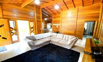 Imagem 6: Casa no alto de Cacupé, terreno potencial para construir uma casa de alto padrão