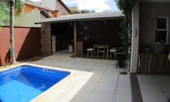 Imagem 5: Sobrado para aluguel e venda tem 247 metros quadrados com 4 quartos