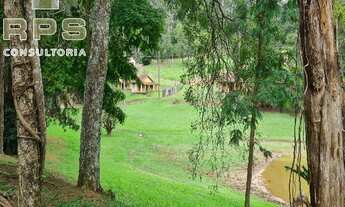 Imagem 4: Sítio ou Haras formado próximo da Represa de Piracaia região de Atibaia