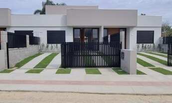 Imagem 2: Oportunidade de Investimento! Bela Casa Térrea Nova a 800 m da Surfland, em Garopaba