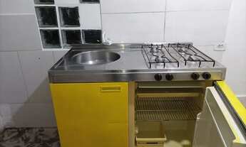 Imagem 3: Quarto com banheiro individual mobiliada