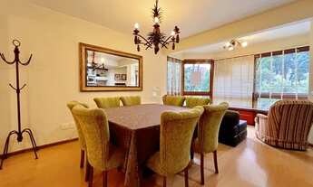 Imagem 2: ENCANTE-SE COM ESTE APARTAMENTO MOBILIADO PRÓXIMO AO LAGO NEGRO EM GRAMADO