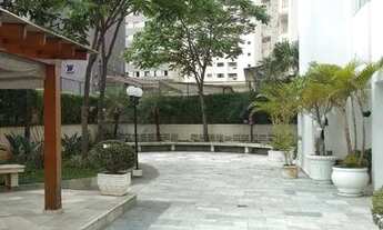 Imagem 3: Apartamento com 2 dormitórios, banheiro social, banheiro serviço, sacada, e 1 vaga de gar