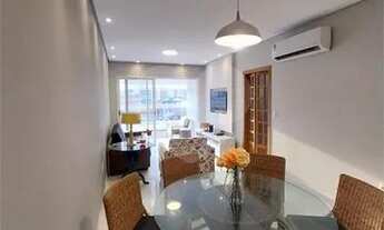 Imagem 2: Apartamento com 105 m2, 2 dormitórios, 1 suíte, varanda, 1 quadra da praia no Embaré!