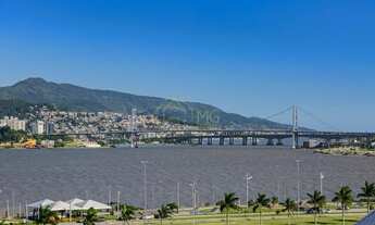 Imagem 5: Cobertura totalmente mobiliada com vista panorâmica da beira mar e ponte Hercilio Luz
