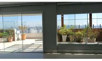 Imagem 4: Cobertura esplendida com piscina totalmente reformada, ar condicionado, com armários plane