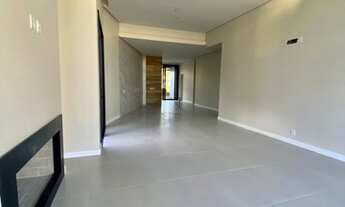 Imagem 2: Casa de condomínio para venda possui 190 metros quadrados com 3 quartos