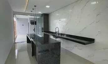 Imagem 3: Casa para venda tem 120 metros quadrados com 2 quartos em Água Verde - Curitiba - PR