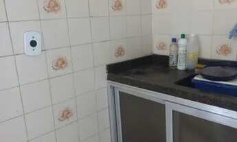 Imagem 3: Apartamento na iaraqua com sofá mesa armários e ar condicionado