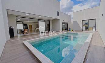 Imagem 2: Linda casa térrea recém reformada à venda no Parque das Laranjeiras com 393 m2 e 4 suítes