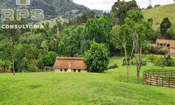 Imagem 7: Sítio ou Haras formado próximo da Represa de Piracaia região de Atibaia
