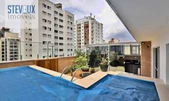 Imagem 4: Cobertura com piscina em rua arborizada de Moema Pássaros