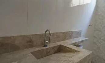 Imagem 7: Casa para venda possui 100 metros quadrados com 2 quartos em Água Verde - Curitiba - PR