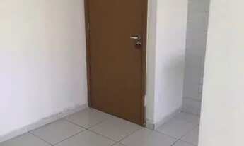 Imagem 3: Apartamento no Edf Candeias Ville para venda possui 45 metros quadrados com 2 quartos