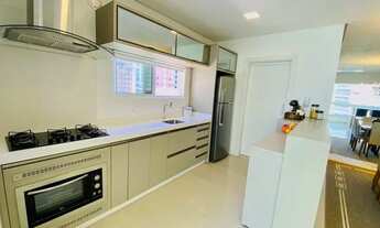 Imagem 4: A 03 suítes, 02 vagas, mobiliado no centro da Meia Praia!