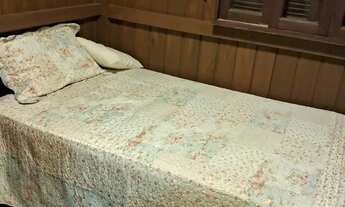 Imagem: Aluga-se quarto para moça