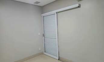 Imagem 3: Casa para aluguel e venda possui 250 metros quadrados com 4 quartos