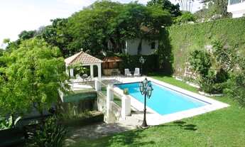 Imagem: Mansão Colonial nobre de 1871 com 7 quartos