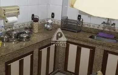 Imagem 7: Casa triplex, 3 quartos/ 2 suítes, vaga em box/ corpo da casa