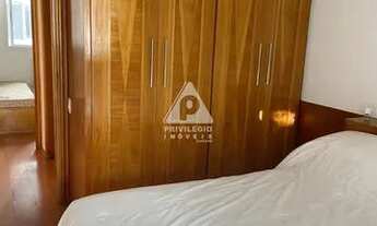 Imagem 7: Na Lagoa: excelente 2 quartos, com vaga. Com vista panorâmica para a Lagoa, é um Flat de a