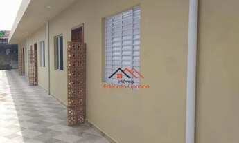 Imagem: Condomínio fechado com 4 casas de 2 dormitórios