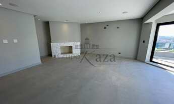 Imagem 2: Cobertura duplex para aluguel e venda possui 740 metros quadrados com 5 quartos