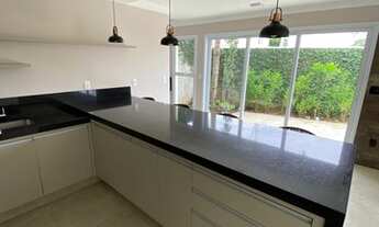 Imagem 6: Casa de condomínio sobrado para aluguel possui 200 metros quadrados com 3 quartos