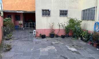 Imagem 6: Prédio comercial no térreo com apartamentos no 1° e 2° andar, a venda na Vila Ponte Rasa