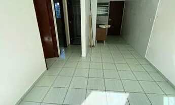 Imagem 2: Casa Térrea com 2 Dormitórios, Quintal e Garagem Privativos em Condomínio no Esmeralda