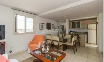 Imagem 2: Casa Residencial com 3 dormitórios, sendo 1 suíte, mobiliada, e 1 vaga de garagem no bairr