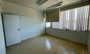 Imagem 5: Alugo Apartamento com 4 dormitórios sendo 1 suite no Centro de Blumenau