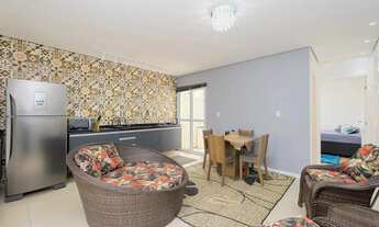 Imagem 2: Casa mobiliada com 2 quartos, vaga de garagem privativa e piscina no Residencial Amarílis