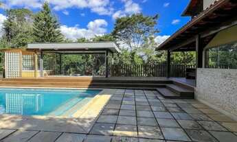 Imagem 2: Casa para venda possui 297 metros quadrados com 3 quartos em Itaipava - Petrópolis - RJ