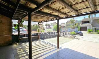 Imagem 4: Sobrado com charme e localização privilegiada no coração de Guaratuba