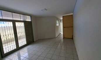 Imagem 2: EXCELENTE CASA BEM LOCALIZADA