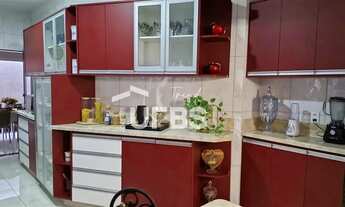 Imagem 4: Casa mobiliada e reformada com 4 quartos - Vila São Jorge Aparecida de Goiânia