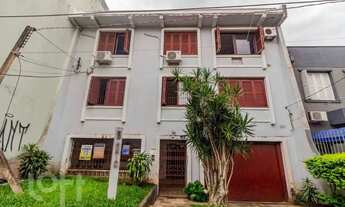 Imagem 2: Imóvel para venda possui 65 metros quadrados com 2 quartos em Passo da Areia - Porto Alegr