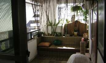 Imagem 2: Apartamento no Jardim Apipema, 93 m², 2/4 sendo 1 suite, gabinete e 2 vagas de garagem sol