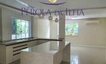 Imagem 3: Casa para venda tem 650 metros quadrados com 5 quartos em Jurerê - Florianópolis - SC