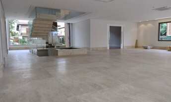 Imagem 6: Casa de condomínio sobrado para venda possui 716 metros quadrados com 5 quartos